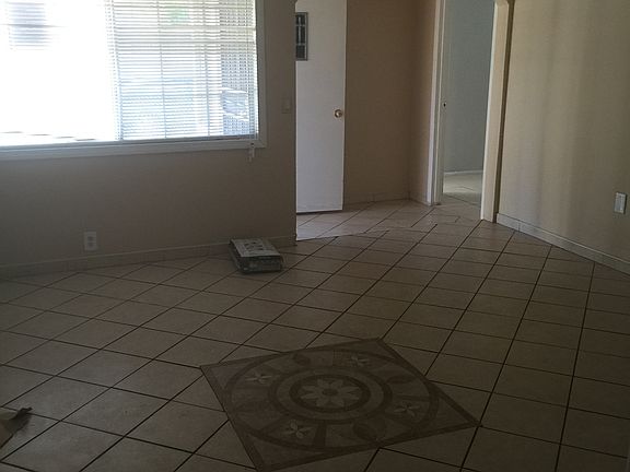 3rd image of 7228 Garden Dr