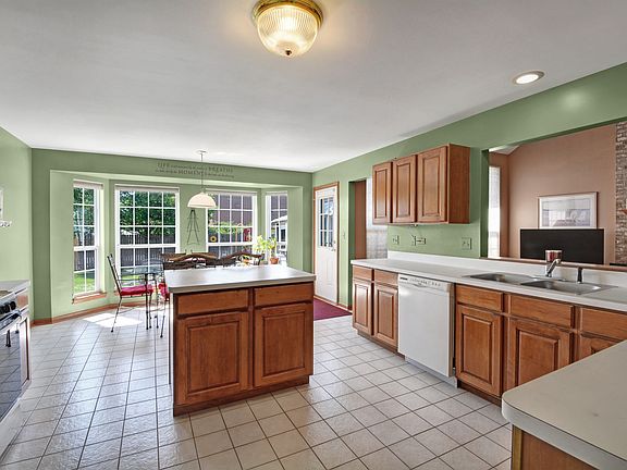 4th image of 2411 Finn Ct