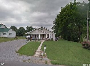 825 S College St, Smithville, TN 37166