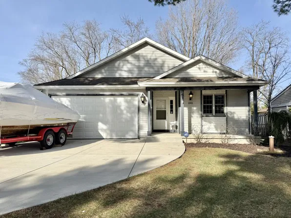 2911 Darlington STREET, Delavan, WI 53115