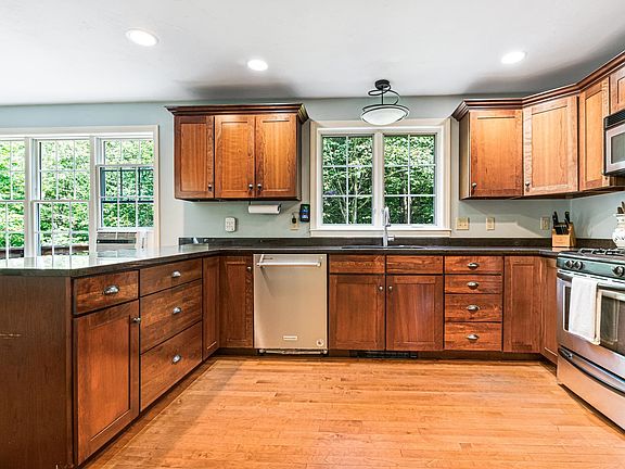 5th image of 48 Reynolds Drive