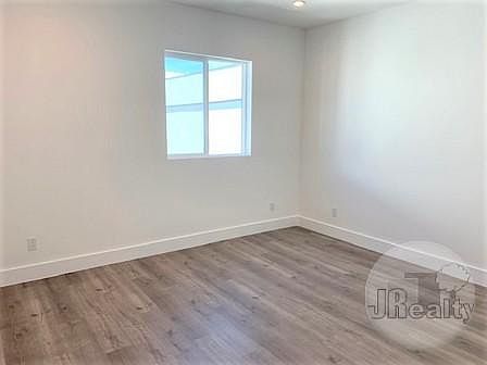 3rd image of 10912 Hesby St