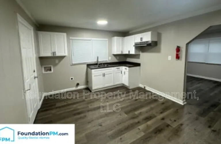 1711 S Sutton Dr — Photo 3