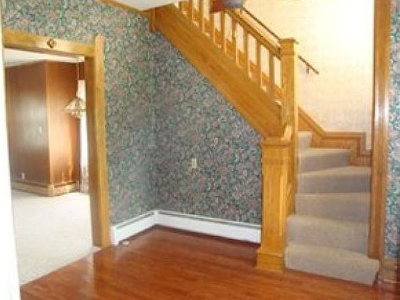 3rd image of 157 Forest St