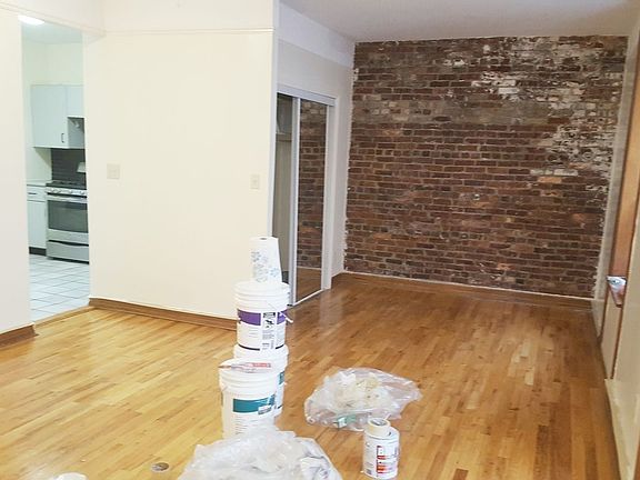 2nd image of 350 Lincoln Pl #B4