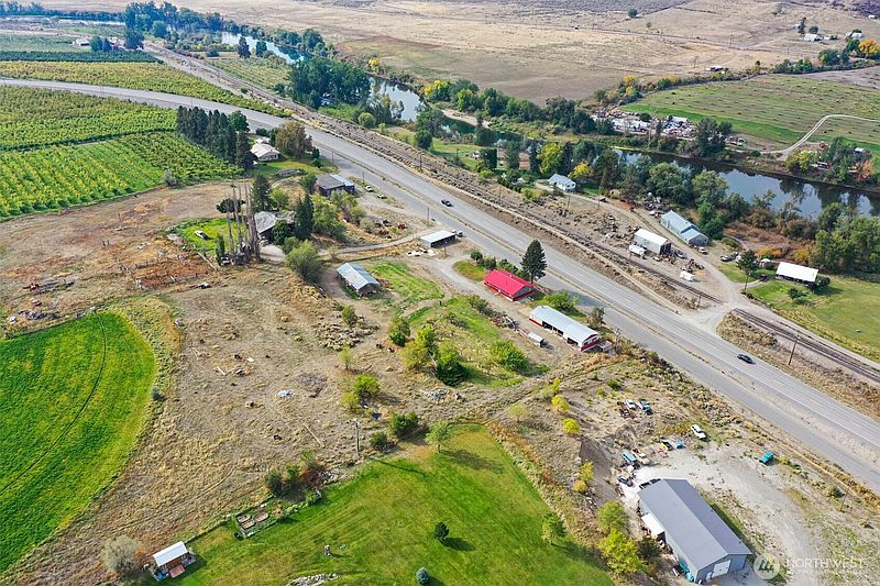 3rd image of 66 State Frontage Road S