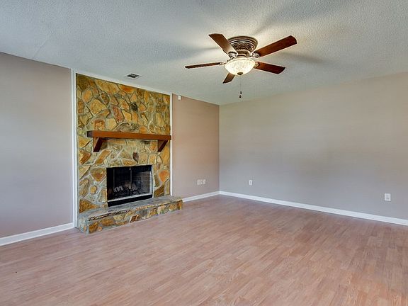 5th image of 4316 Parkwood Dr