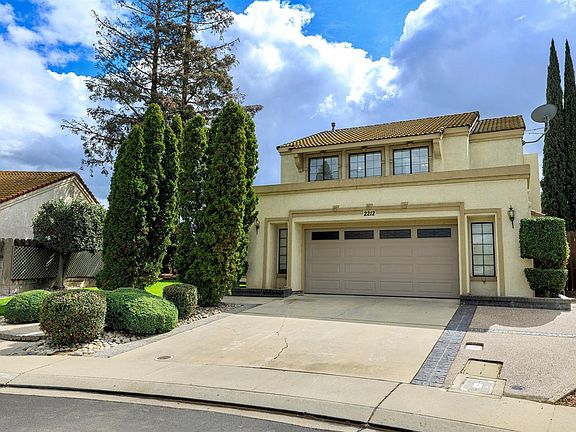 5th image of 2212 McCaffrey Ln