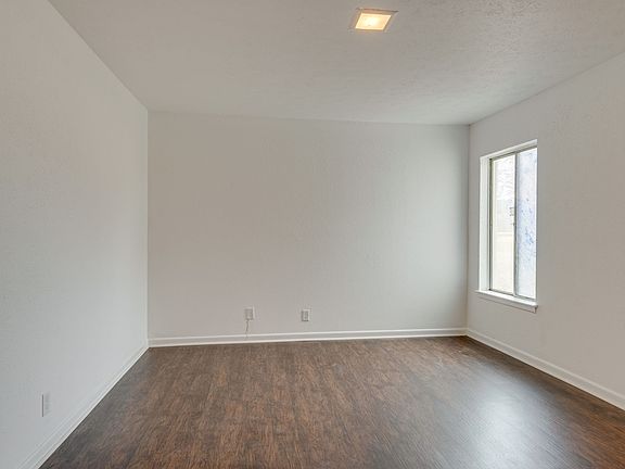 5th image of 810 Bellevue Rd APT 216