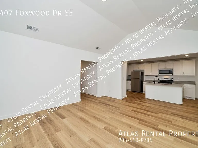 4407 Foxwood Dr — Photo 8