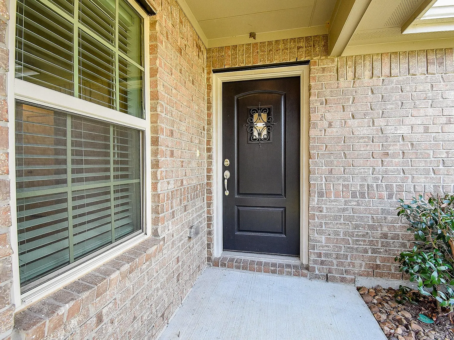 3 bed, 2.0 bath, 1240 sqft, $1,800 — Photo 3