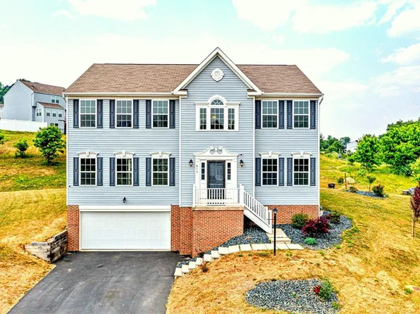 615 Jasmine Cir, Belle Vernon, PA 15012