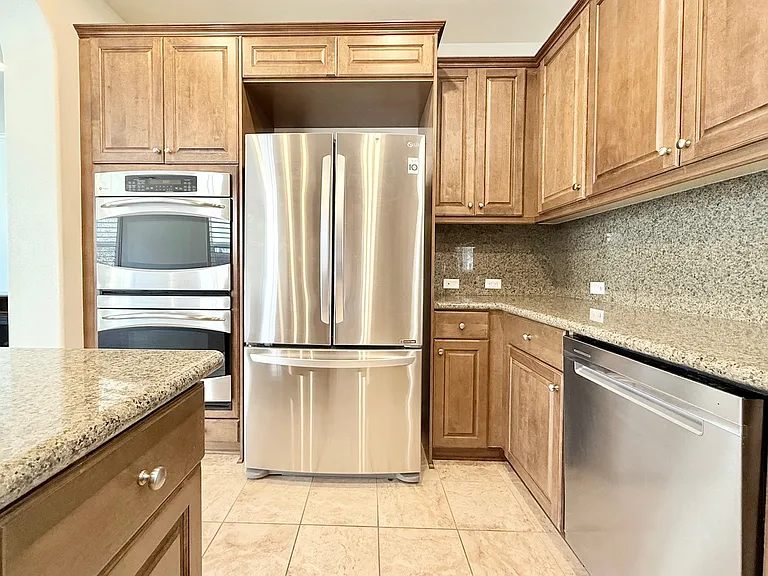 19921 Calabria Ct — Photo 10