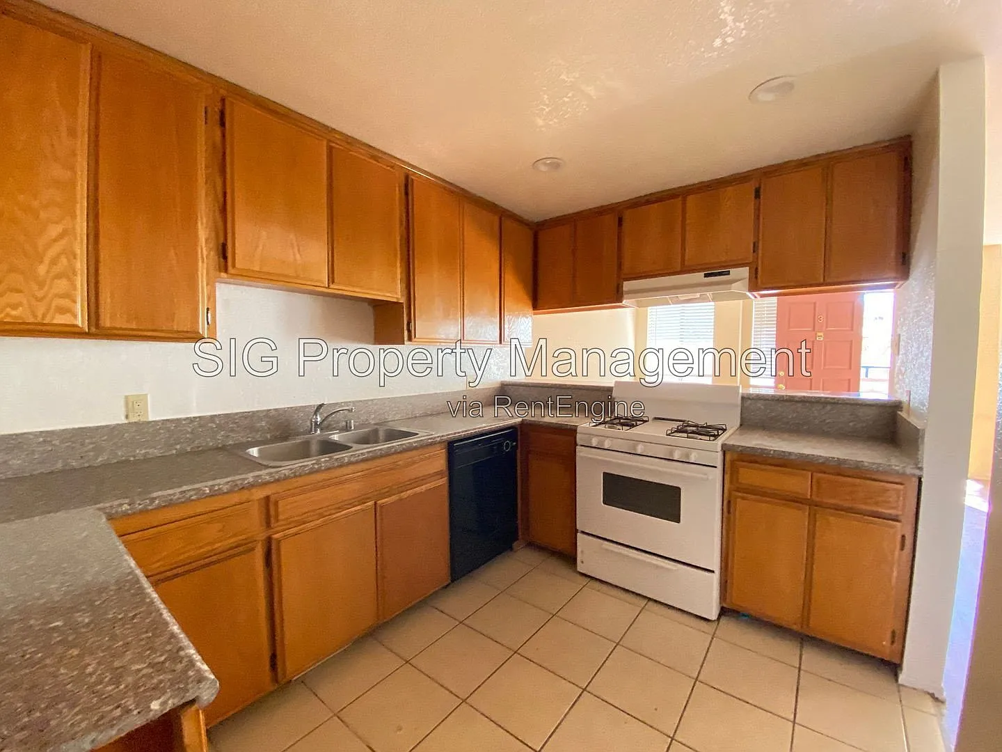 2 bed, 2.5 bath, 1100 sqft, $2,295 — Photo 2