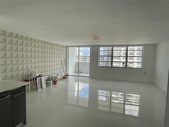 2nd image of 2780 NE 183rd St APT 2004
