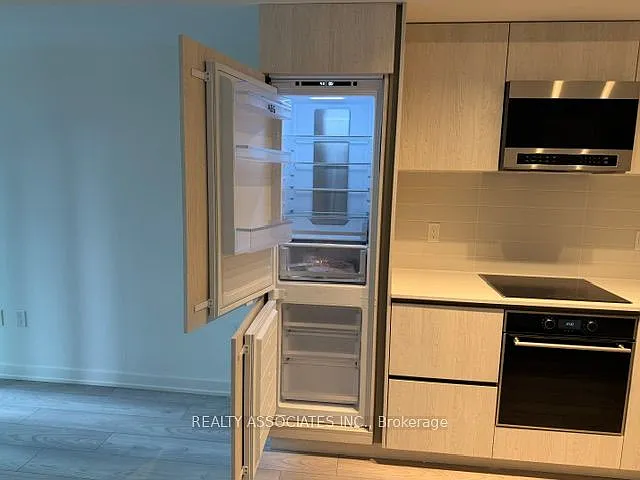 110 Broadway Ave S #321 — Photo 9