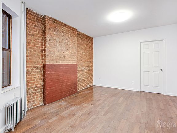 3rd image of 331 W 38th St #11