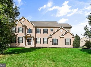 100 Lilac Ln, Gilbertsville, PA 19525