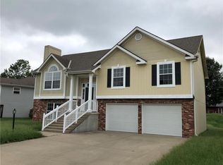 2503 Meadow Ridge Dr, Saint Joseph, MO 64504