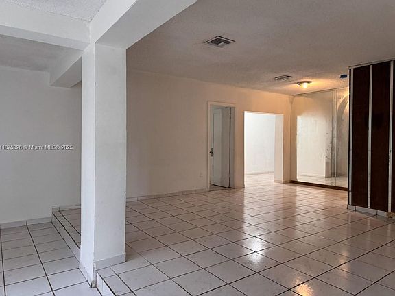 3rd image of 1565 NE 141st St #1565