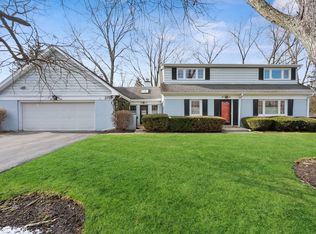 2048 Wagner Rd, Glenview, IL 60025