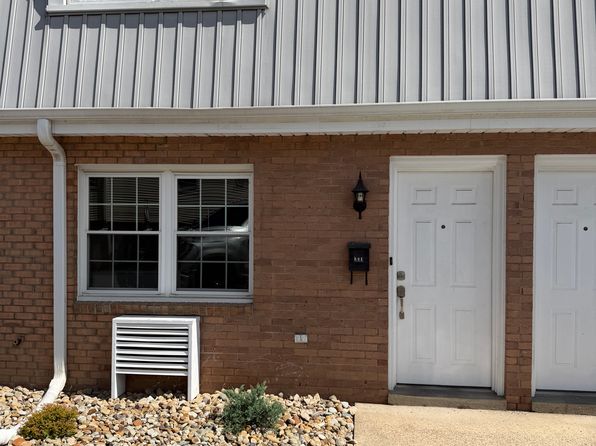 400 Clinton Ave #203