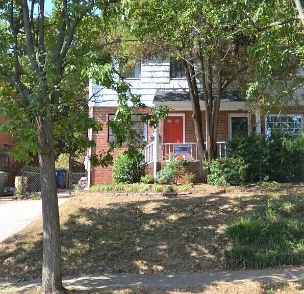 2728 Hickory St — Photo 2