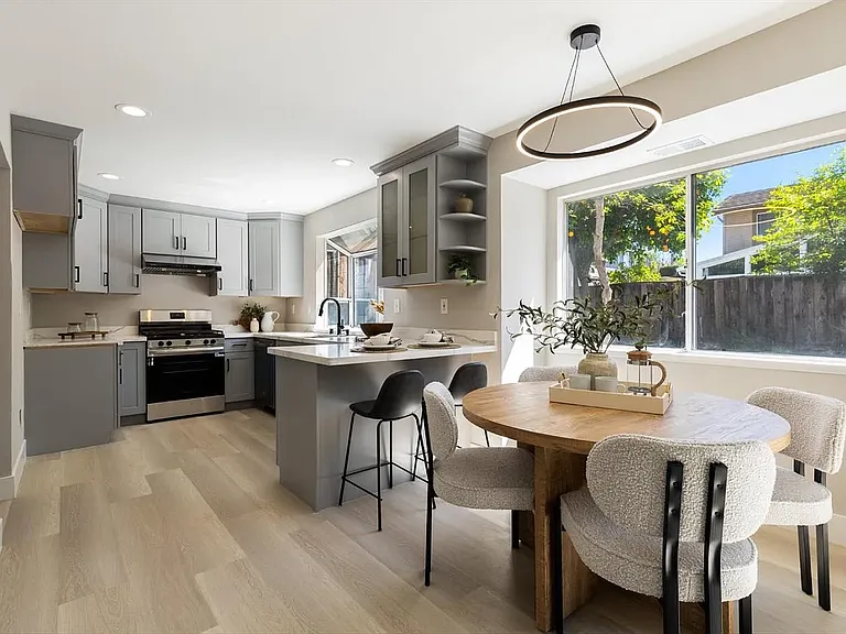 3292 Moreno Ave — Photo 15
