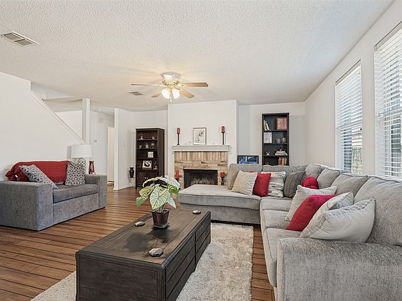 3rd image of 2120 W Grove Ln