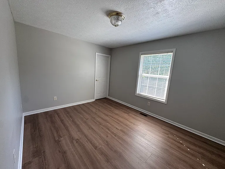2101 Sovereign Ln — Photo 10