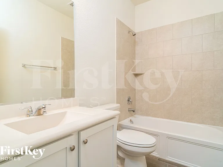 1045 N Churchill Dr — Photo 17
