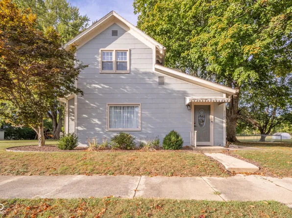 110 E Maple St, Spiceland, IN 47385