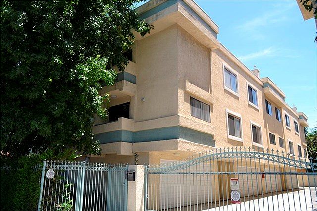 1st image of 12536 Burbank Blvd APT 2