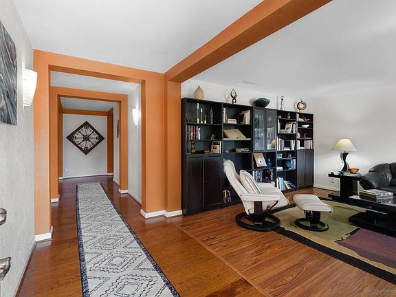 5th image of 313 Lausanne Dr