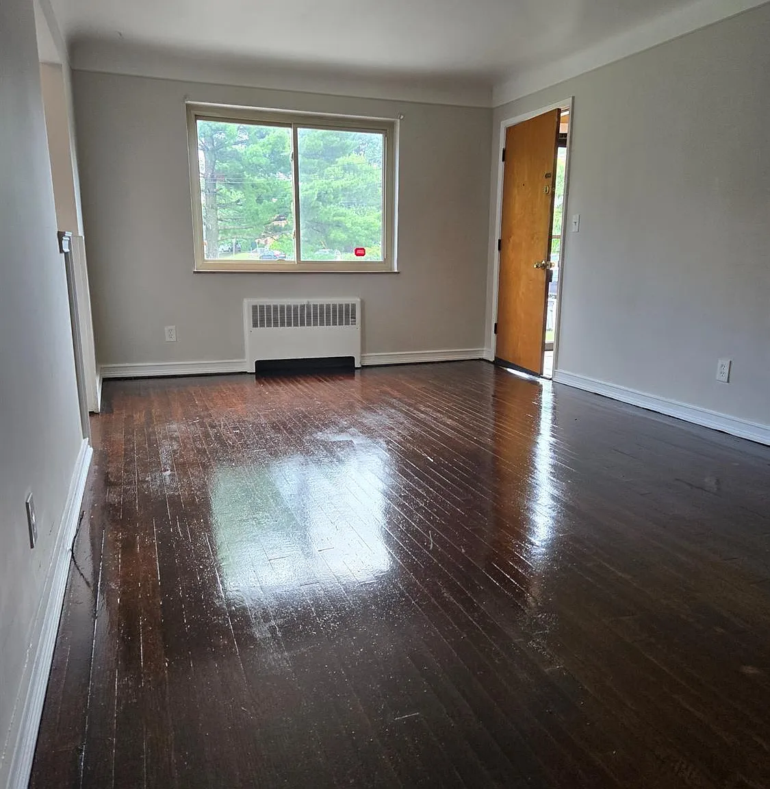 2 bed, 950 sqft, $1,200 — Photo 4