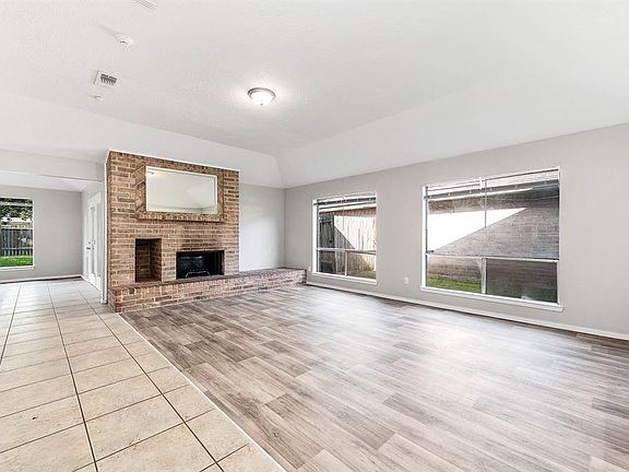 2nd image of 4406 Lost Lake Ln
