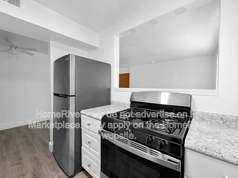 781 Cooke Dr #3 — Photo 2