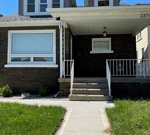 4th image of 2371 Howard Ave #1