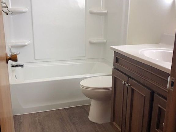 5th image of 2712 Luther Dr