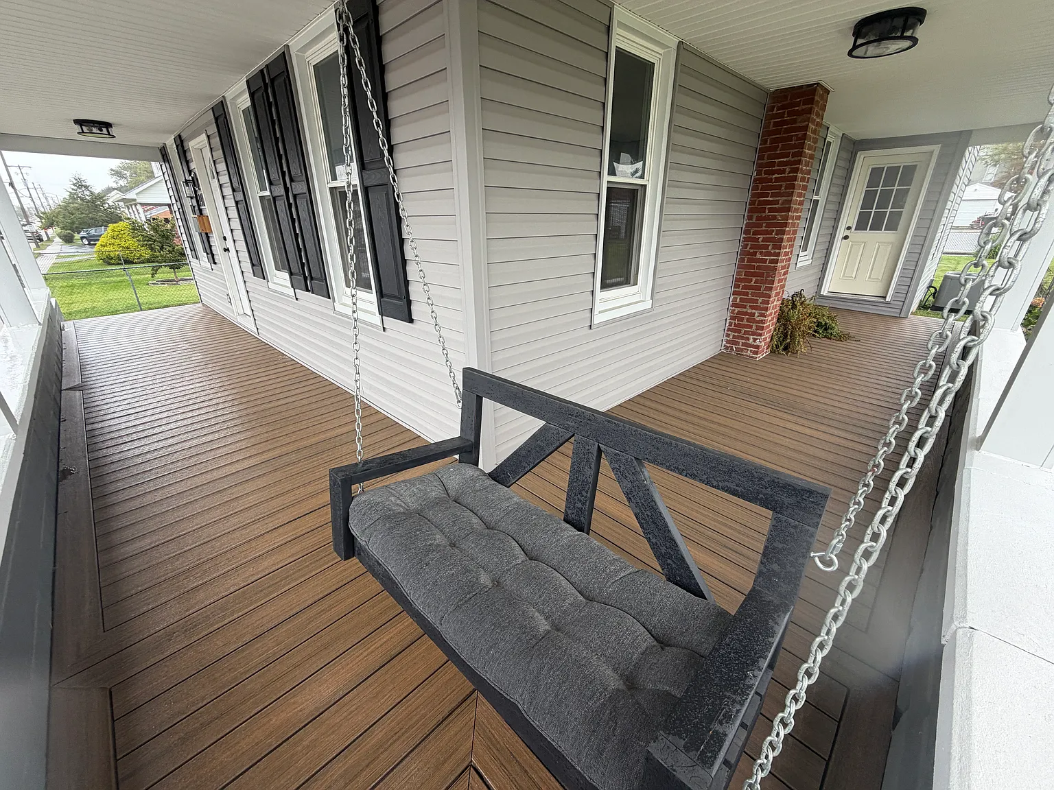 4 bed, 1.5 bath, 2200 sqft, $2,500 — Photo 2
