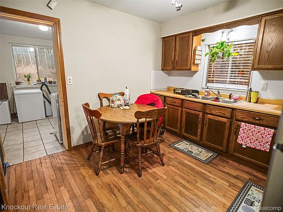 5th image of 4482 Kirk Rd