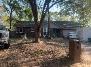 121 Enchanted Oaks, Bonaire, GA