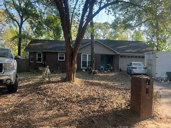 121 Enchanted Oaks, Bonaire, GA 31005