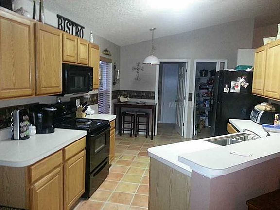 2nd image of 1570 Gaudrey St