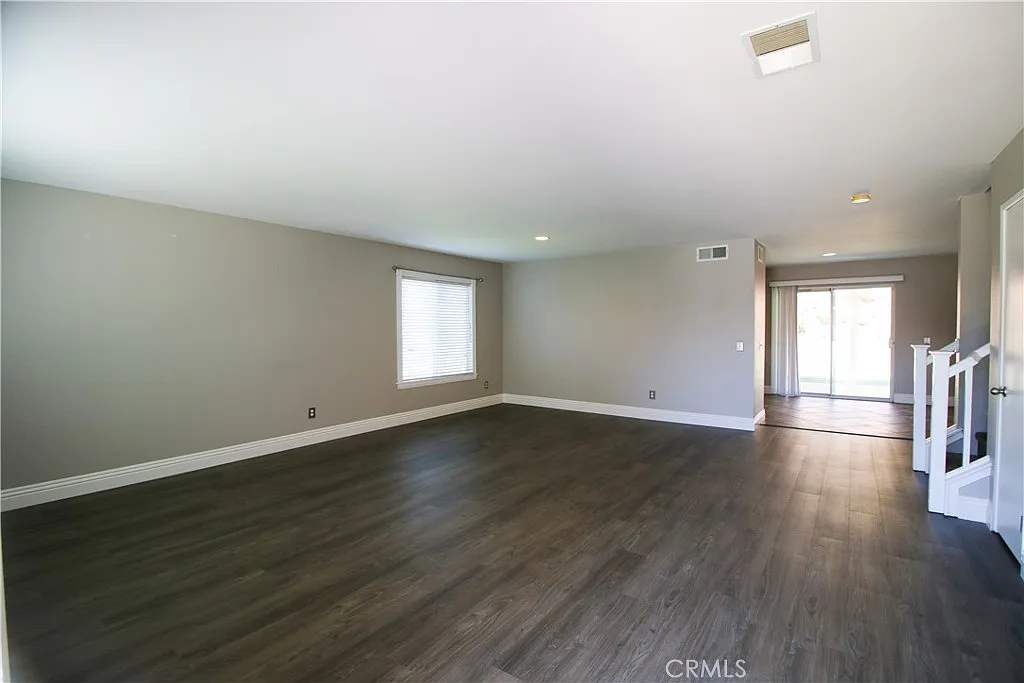 4 bed, 2.5 bath, 2459 sqft, $2,999 — Photo 2
