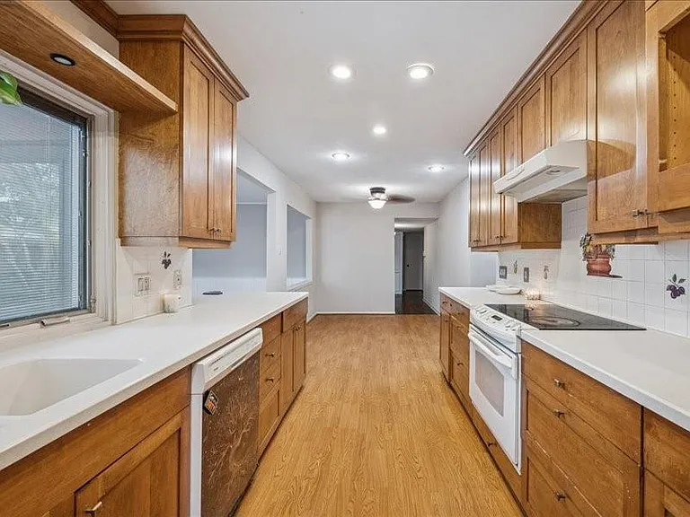 3902 Broken Elm Dr — Photo 15