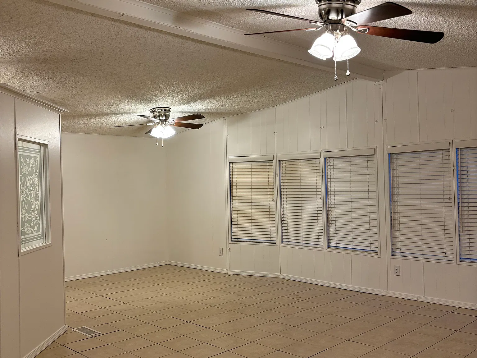 2 bed, $1,100 — Photo 2