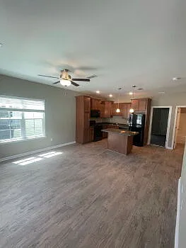 3 bed, 3.0 bath, 1300 sqft, $1,595 — Photo 3