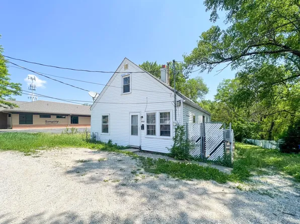 4825 SW 9th St, Des Moines, IA 50315