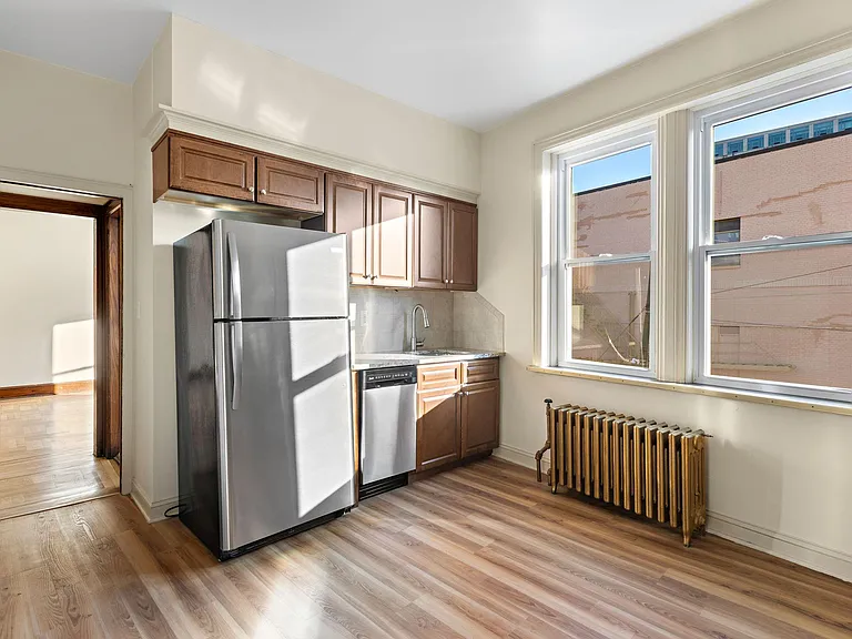 731 Anderson Ave #2 — Photo 9